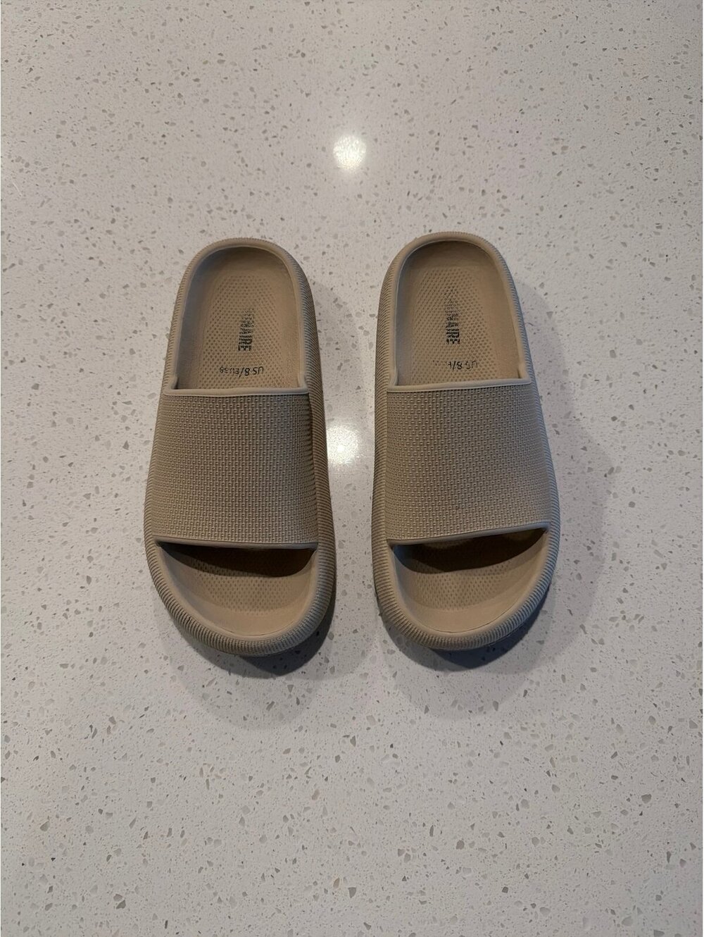 Cushionaire Slides Size 8